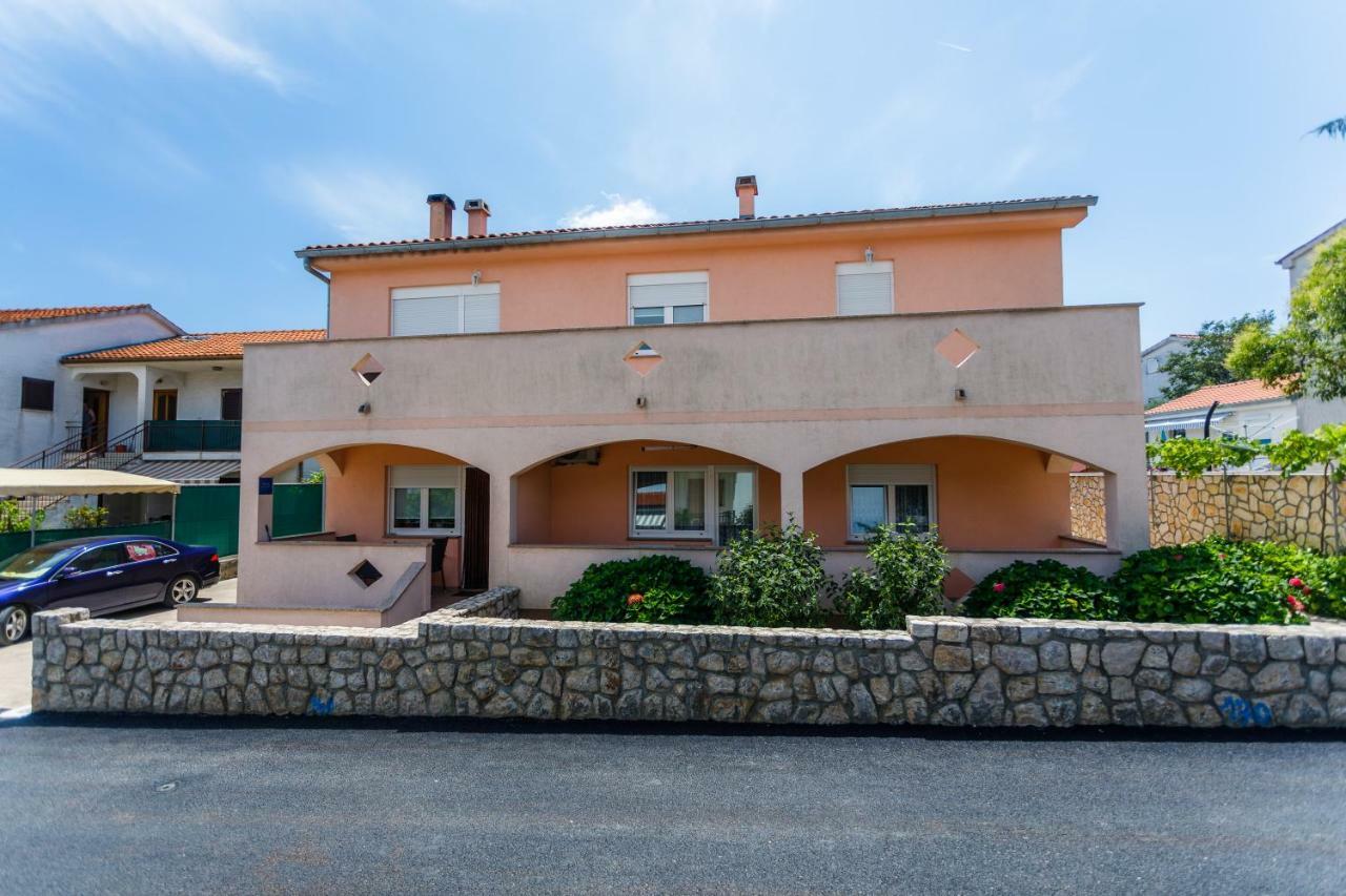 Holiday House Snjezana Krk Town Exterior photo